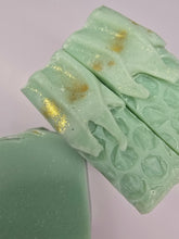 Load image into Gallery viewer, Baby Bee