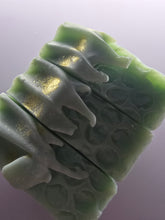 Load image into Gallery viewer, Baby Bee